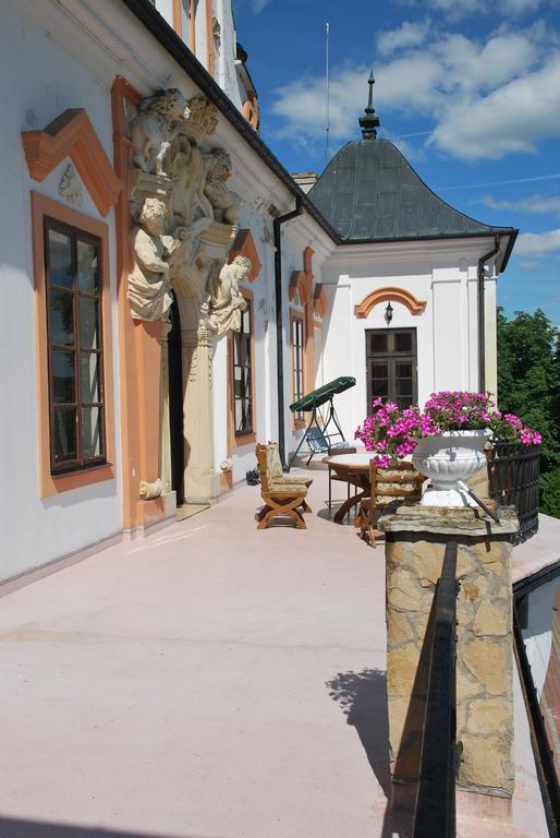 Palac W Czyzowie Szlacheckim Czyzow Szlachecki Exterior foto
